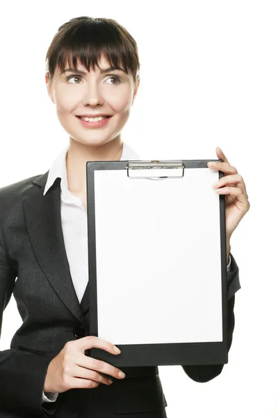 Geschäftsfrau hält weiße Tafel in der Hand — Stockfoto