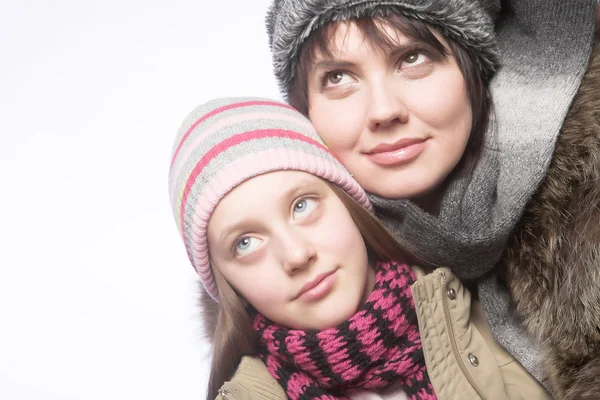 Vacker mor dotter vintern porträtt — Stockfoto