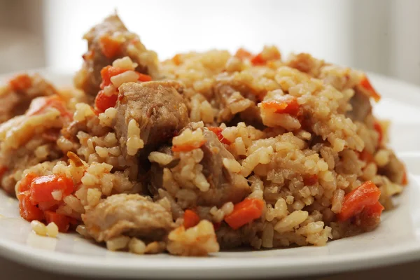 Delizioso pilaf con carne — Foto Stock