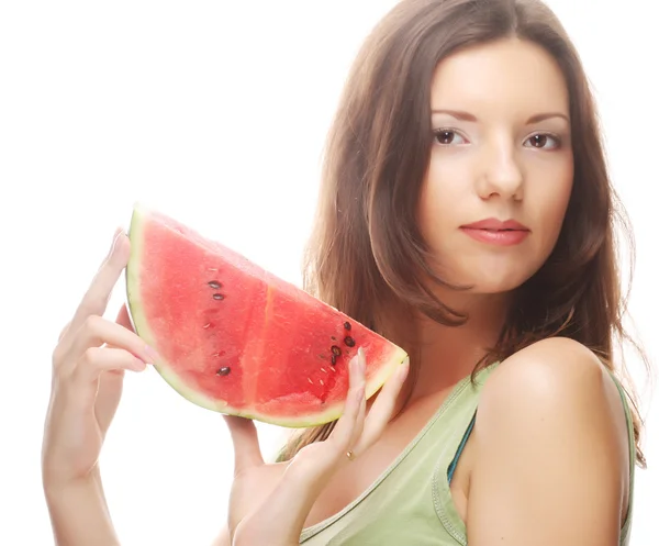 Frau hält Wassermelone zum Anbeißen bereit — Stockfoto