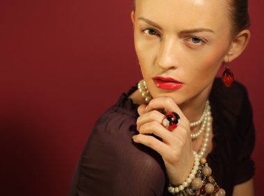 güzel bir kadınla akşam makyaj.