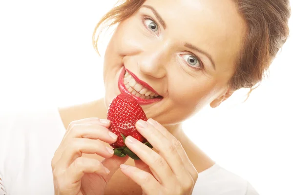 Meisje met aardbeien — Stockfoto