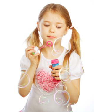 sabun köpüğü üfleme, komik, sevimli küçük kız