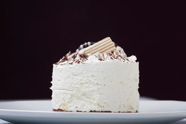 Белый торт — стоковое фото