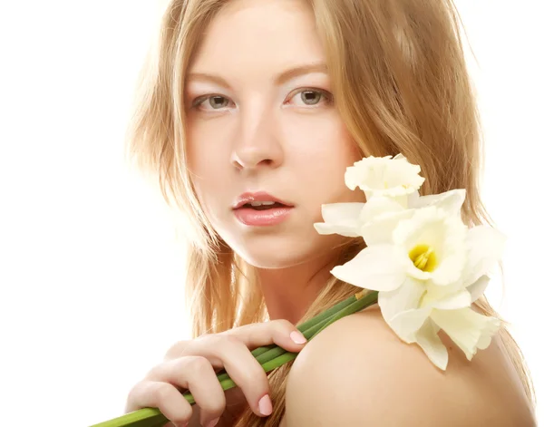 Teen flicka med blomma narcissus — Stockfoto