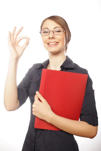 Glücklich lächelnde Geschäftsfrau mit Okay-Geste — Stockfoto