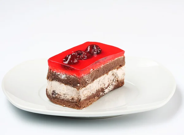 Pastel de chocolate con cerezas agrias — Foto de Stock