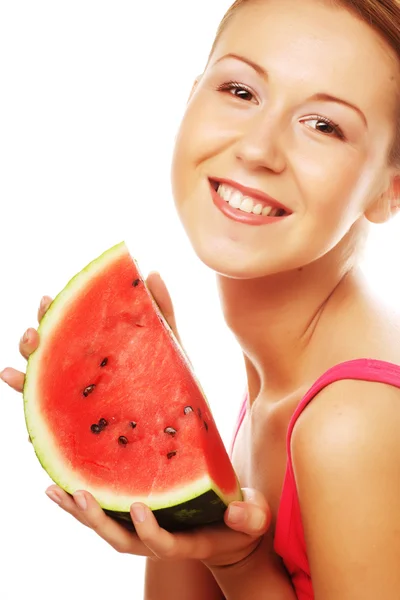 Frau hält Wassermelone zum Anbeißen bereit — Stockfoto