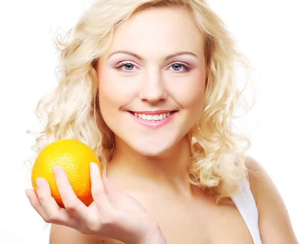 A narancs egy egészséges boldog nő portréja — Stock Fotó