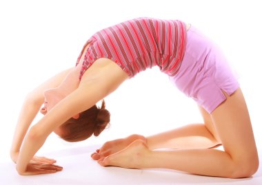 atış yoga yaparken, sportif genç bir kadın egzersiz.