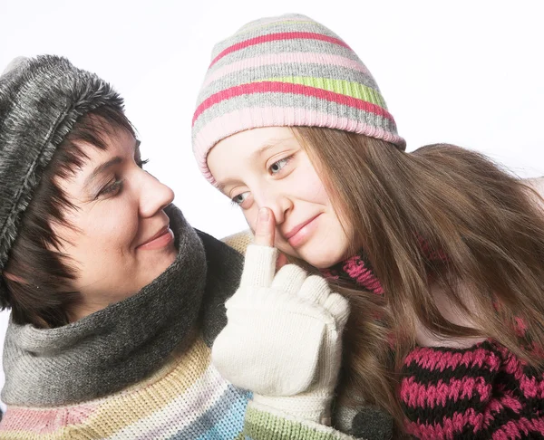 Vacker mor dotter vintern porträtt — Stockfoto