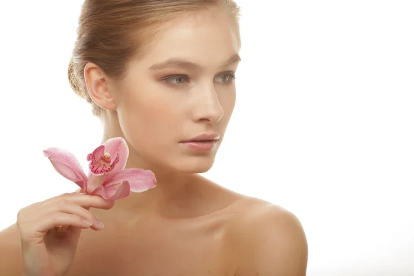 Hermosa mujer con flor rosa —  Fotos de Stock