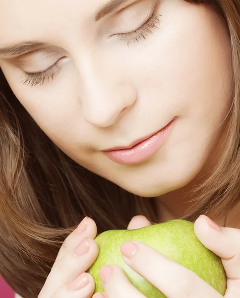 Portré, fiatal nő, zöld alma — Stock Fotó