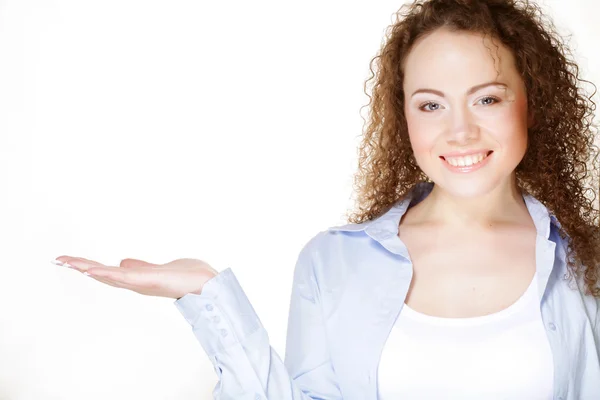 Gelukkig lachend jonge mooie casual vrouw — Stockfoto