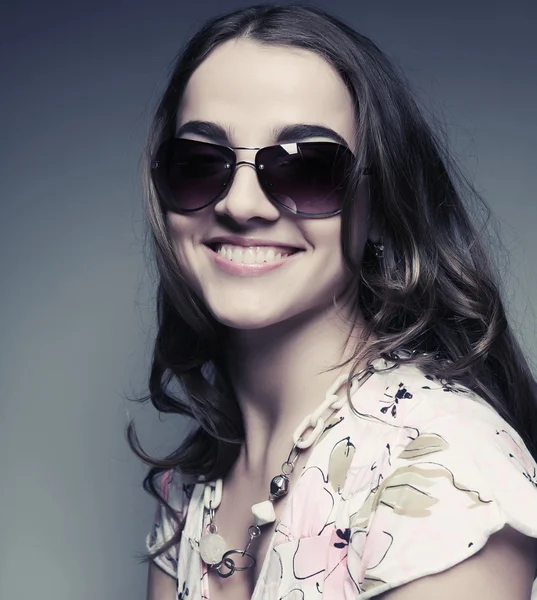 Woman with sunglasses — Stock Photo, Image