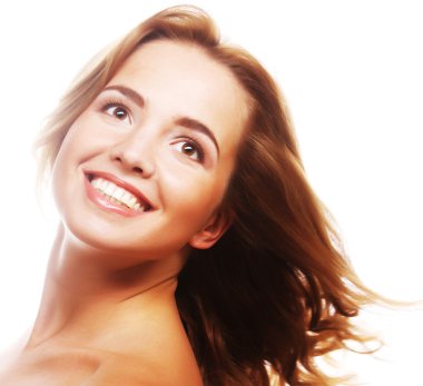 Rüzgârlı uçan sarı saçlı şehvetli kadın.