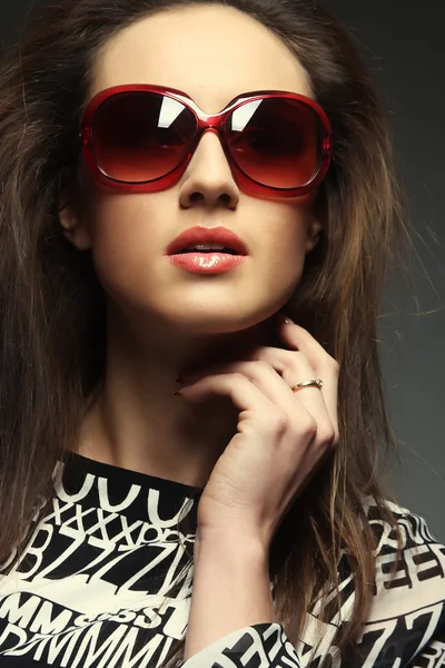 Fashion woman portrait wearing sunglasses Royalty Free Stock Photos