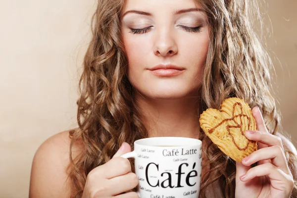 Woman with coffee and cookies — Stock Photo, Image