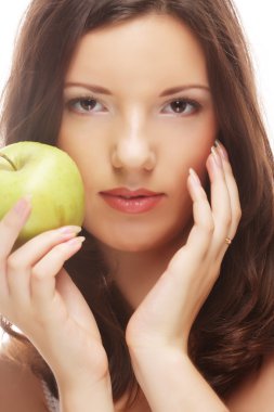 apple ile mutlu gülümseyen kadın
