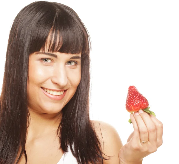 Vacker glad leende kvinna med jordgubbe — Stockfoto