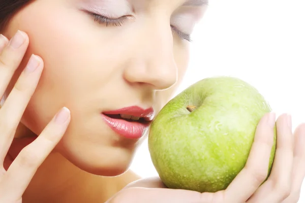 Joven feliz sonriente mujer con manzana —  Fotos de Stock