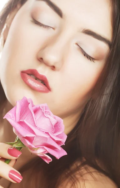 粉红色的玫瑰的女人 — 图库照片