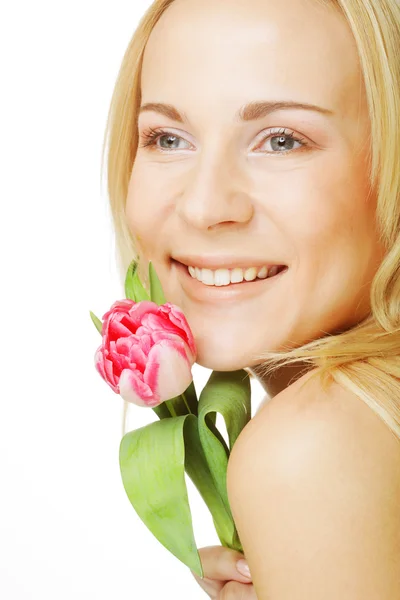 Blondes Mädchen mit Tulpe — Stockfoto