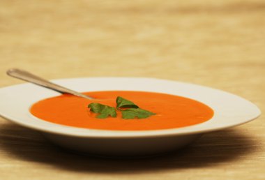 Beyaz kasede kabak çorbası