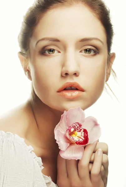 Bella donna con fiore rosa — Foto Stock