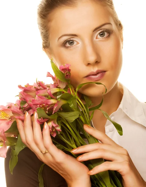 Femme aux fleurs roses — Photo