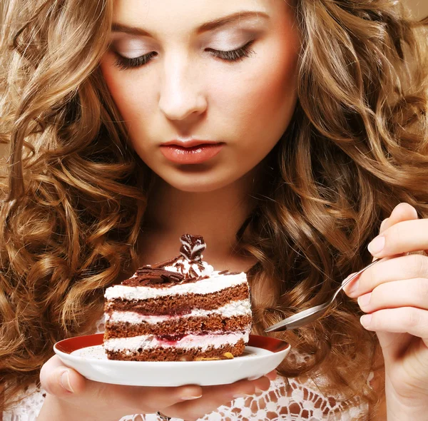 ケーキと美しい女性 — ストック写真