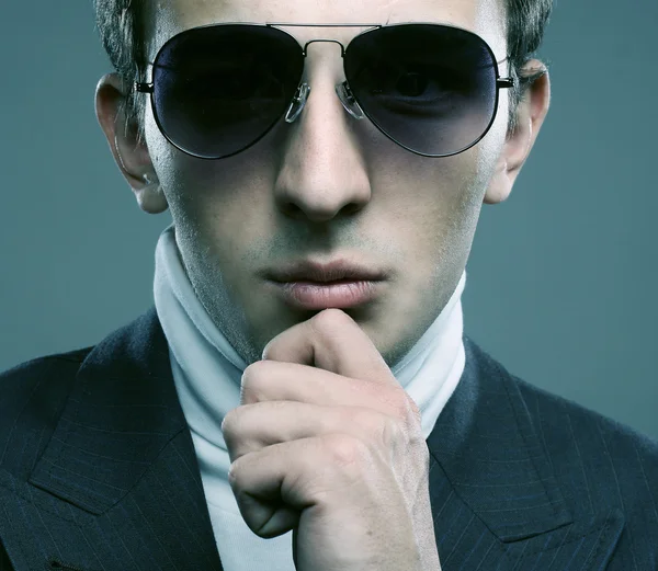 Young man in sunglasses. — Stock Photo, Image