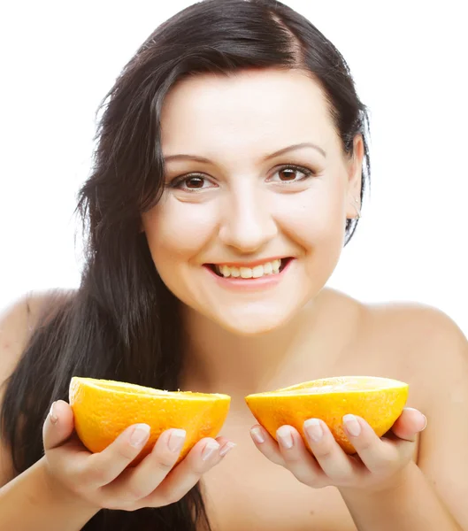 Femme avec des oranges dans ses mains — Photo