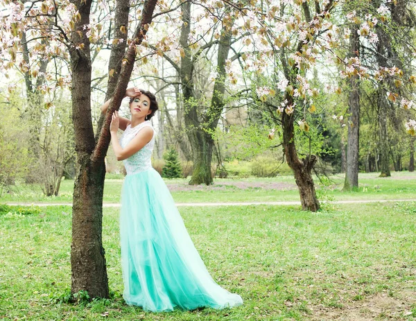 Mulher bonita jovem — Fotografia de Stock