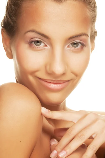 Young smiling woman with healthy skin — Stock Photo, Image