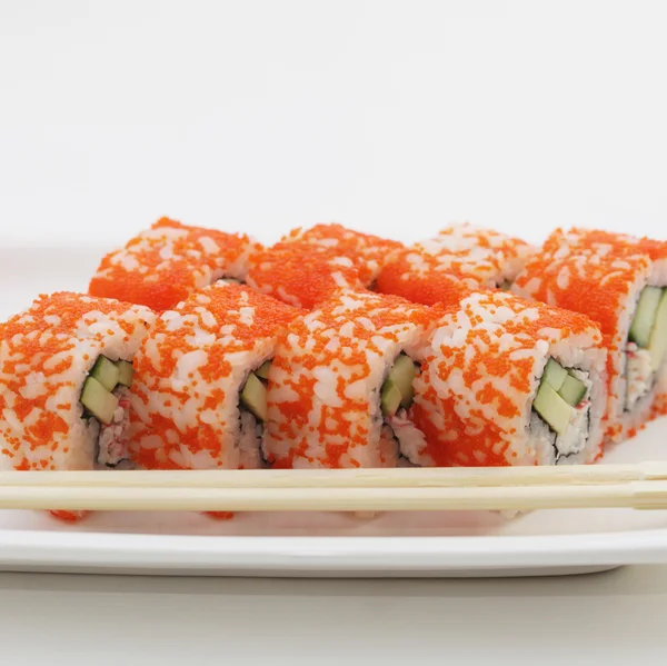 Rolos de sushi frescos e saborosos — Fotografia de Stock