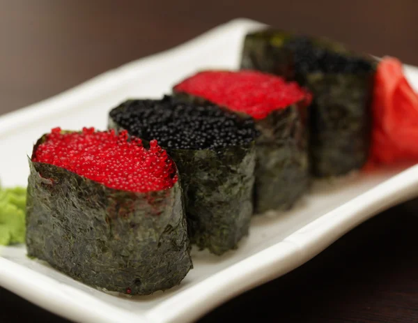 Rotoli con caviale — Foto Stock