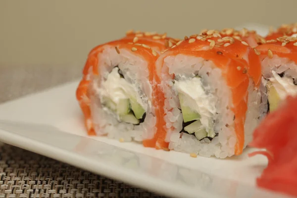 Philadelphia klassieker.Japanse sushi. — Stockfoto