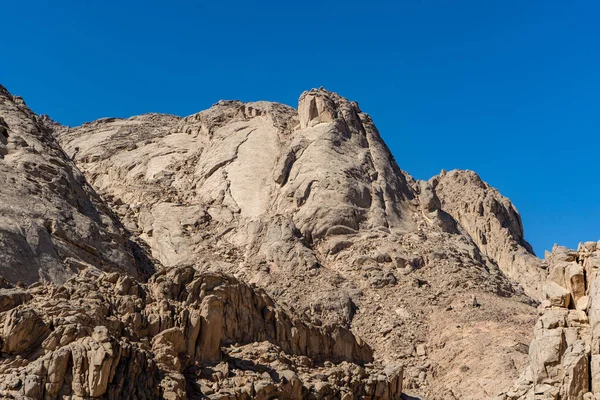 Montagne in Egitto. la catena montuosa dell'Egitto. viaggiare in Egitto. deserti di egitto — Foto Stock