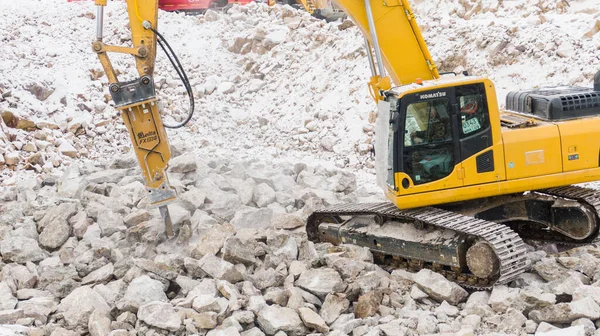 Excavator Splits Stones Career Equipment High Quality Photo — Stock Photo, Image