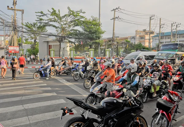 trafic de scooters à pattaya