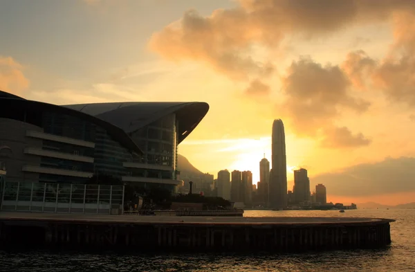 Sunset in Victoria Harbor, Hong Kong. — Stock Photo, Image