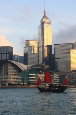 hong Kong'da geleneksel Çin junkboat