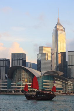 hong Kong'da geleneksel Çin junkboat