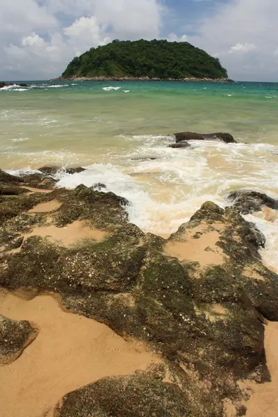 Tropical and exotic island near Phuket. — Stock Photo, Image