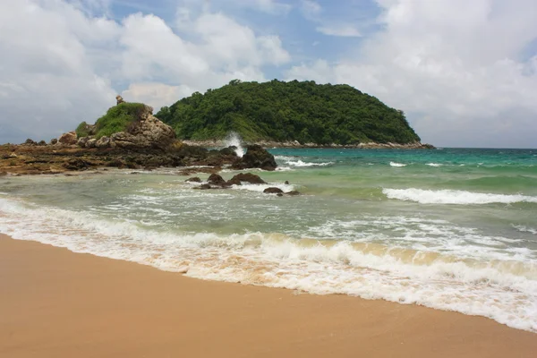 Tropical and exotic island near Phuket. — Stock Photo, Image