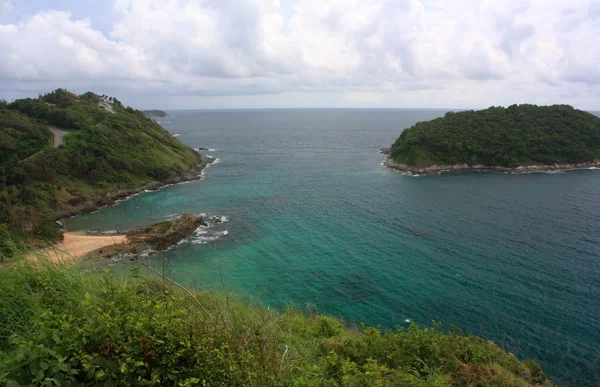 Ilha tropical e exótica perto de Phuket . — Fotografia de Stock