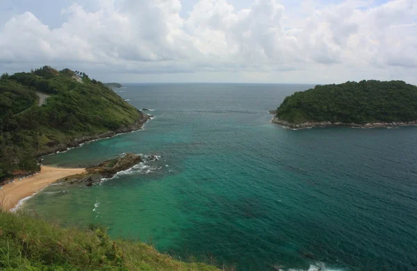Trópusi, egzotikus sziget közelében phuket. — Stock Fotó