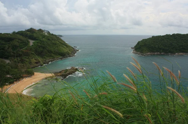 Exotische en tropische eiland in de buurt van phuket. — Stockfoto