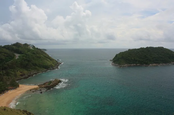 Exotische en tropische eiland in de buurt van phuket. — Stockfoto